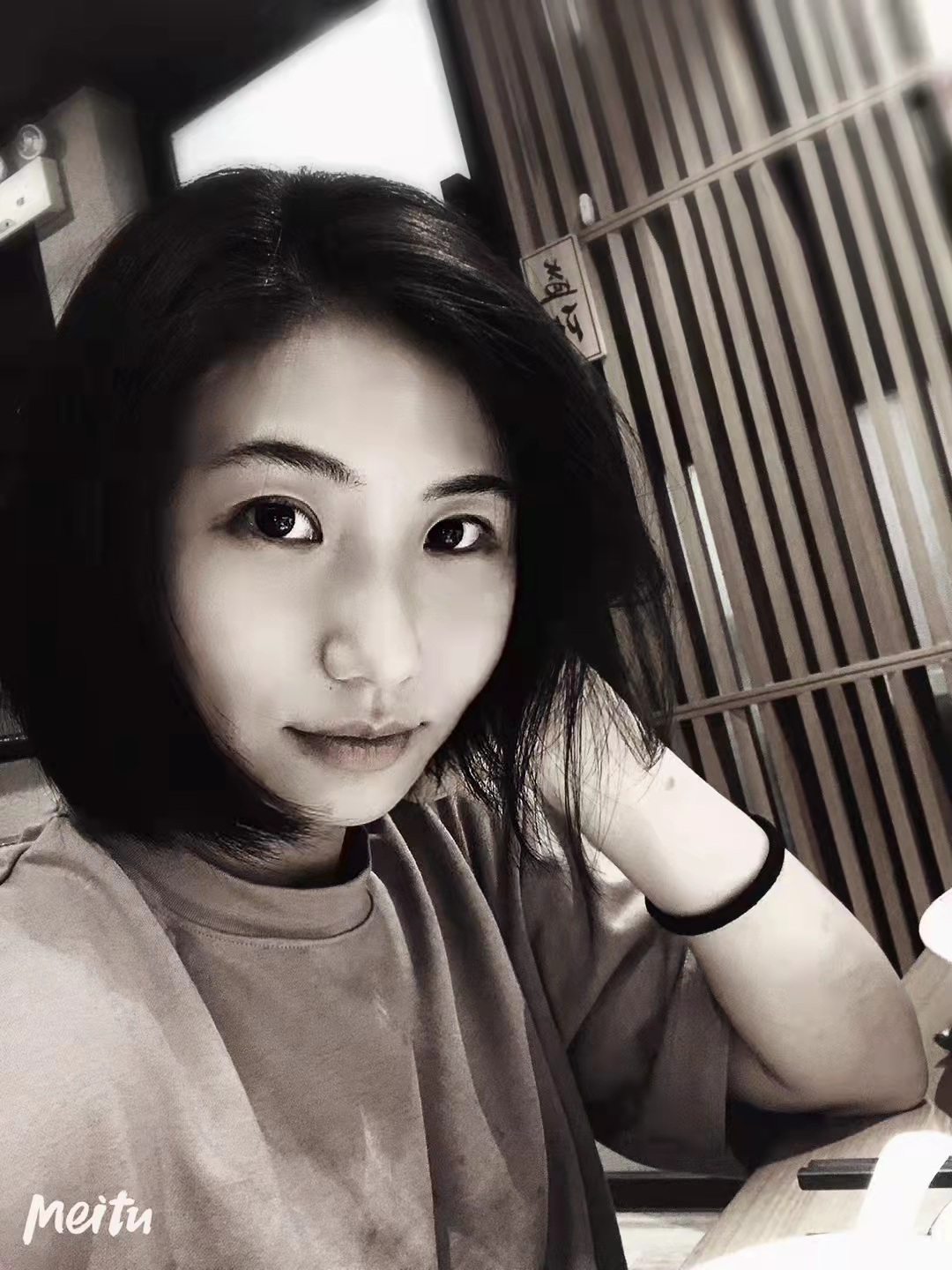 刘芳